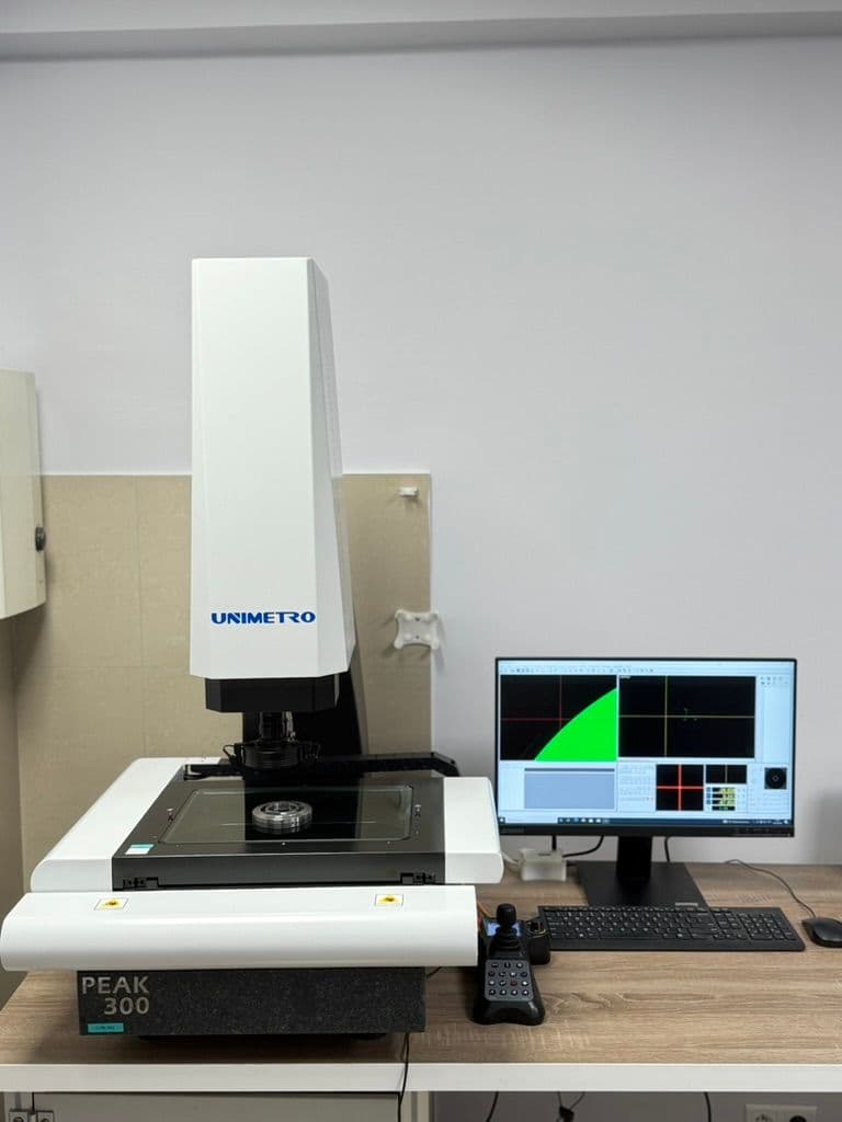Wzorcowanie projektorów pomiarowych – pełne charakterystyki i świadectwo-0